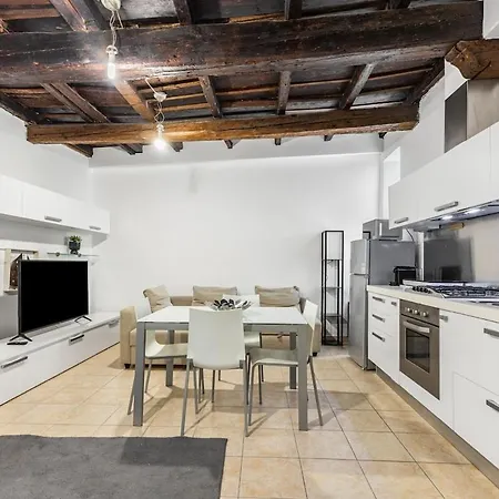Lega House - Beautiful House At The Arco Della Pace Apartment